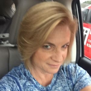 Meet your Posher, Bobbie